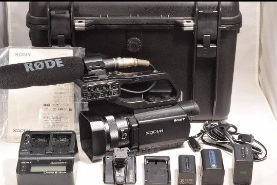 SONY PXW-X70 Video Camera with Case [z545962528]