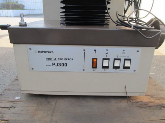 Mitutoyo PJ300H Optical Measuring Instrument [m1242825310]