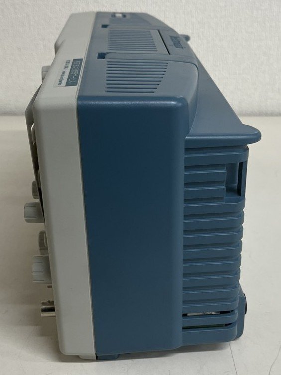Tektronix TDS2024C Digital Oscilloscope (for parts or not working) [q1241559616]