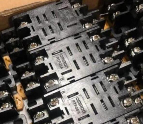 OMRON PTF08A Surface Connection Socket Set of 500 [s1127362447]