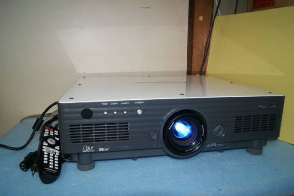 PANASONIC PT-D5700 Projector 6000 Lumens 50-600 inch HDMI Compatible [n1059653828]
