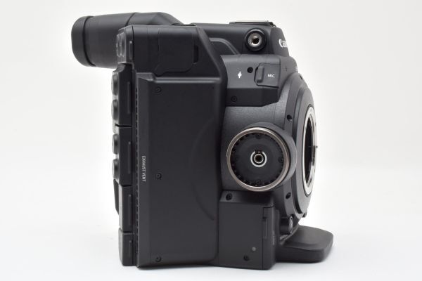 Canon EOS C300 Mark II [q1226558158]