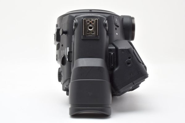 Canon EOS C300 Mark II [q1226558158]