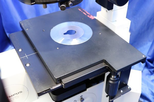Olympus IX70 Inverted Microscope with 4 Objective Lenses [w1227822289]