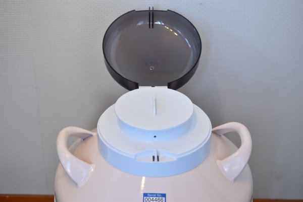 Cryo-One SR-36-6R Cryopreservation Container with Liquid Nitrogen Monitoring Device [n1123654964]