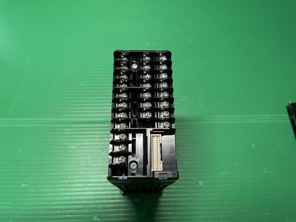 Azbil K1G-C04 High Precision Laser Position Measurement Sensor [s1057710789]