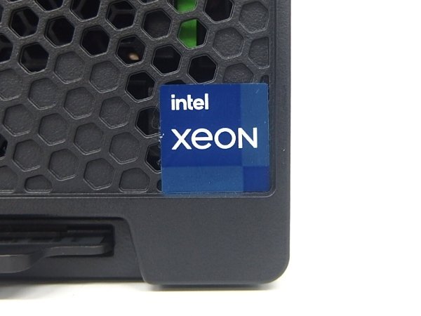 Fujitsu PRIMERGY TX1320 M5 Server Xeon E-2324G 16GB RAM 240GB SSD x2 2TB HDD DVD Multi [u1245096300]