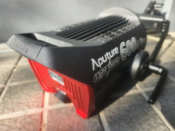 Aputure LS600d Pro LED Light [j1247576539]