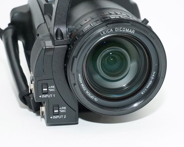 Panasonic HVX200 Camera with Charger Battery P2 Card LED Light [g1247720804]