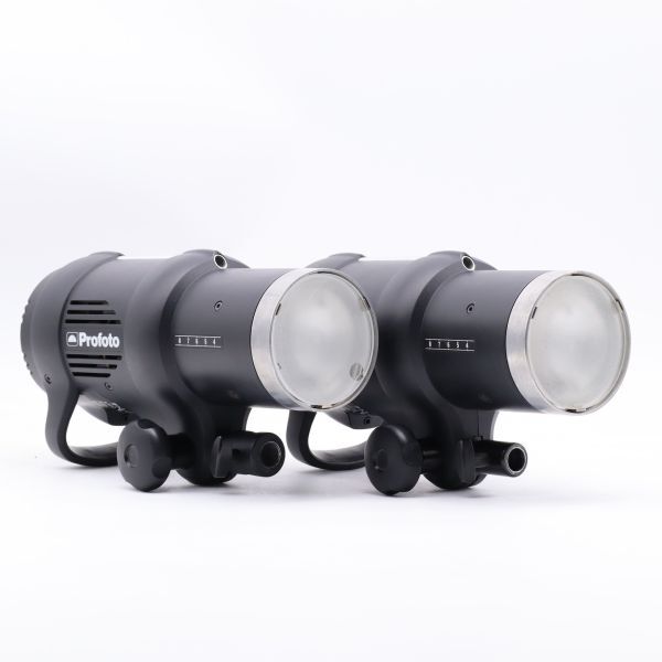 Profoto D1 500 Air Studiokit with 2 D1 500Air, Carrying Case, 2 Umbrellas, 2 Stands, 2 AC Cables, 1 Sync Cable, 1 Air Remote, 2 Pins, User Guide [s1246009916]