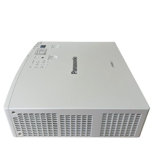 Panasonic PT-VMZ71J Projector 7000lm WUXGA with Remote 2788H Usage [l1246212325]
