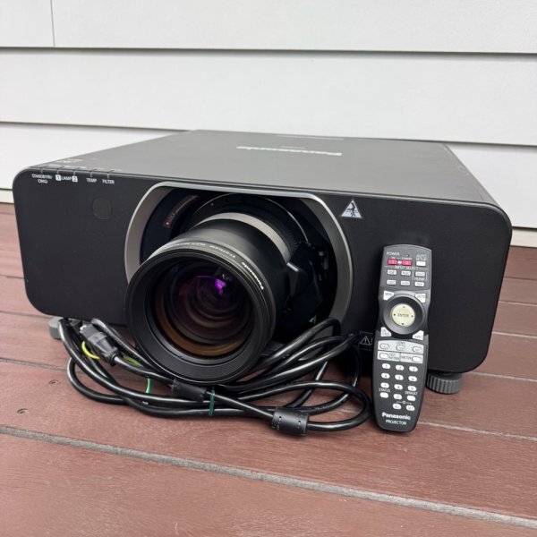 Panasonic PT-DW8300 Projector 9600 Lumens with ET-D75LE20 [e1246212722]