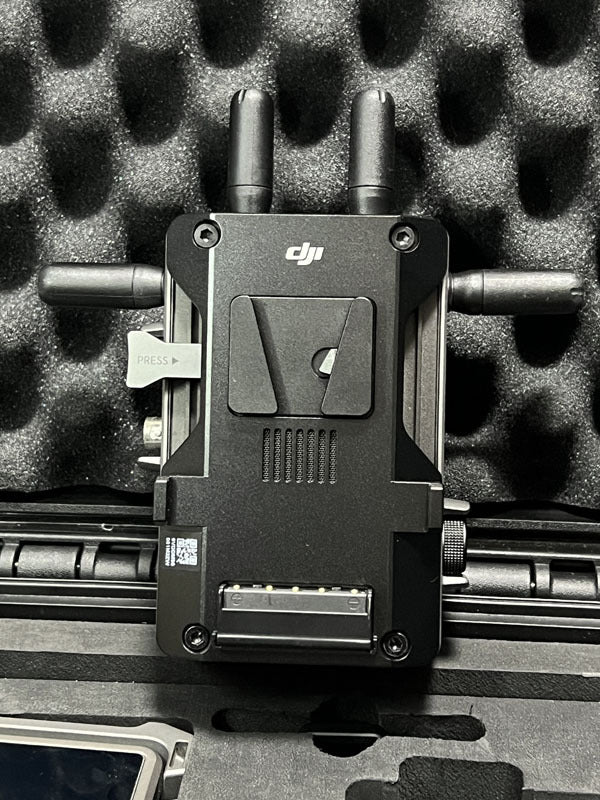 DJI Transmission High Brightness Monitor Combo V-Mount with Expansion Plate [r1250117341]