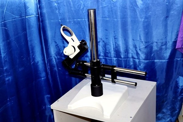 Leica MZ6 Zoom Stereo Microscope with Intralux 6000-1 Light Source [l1229227440]