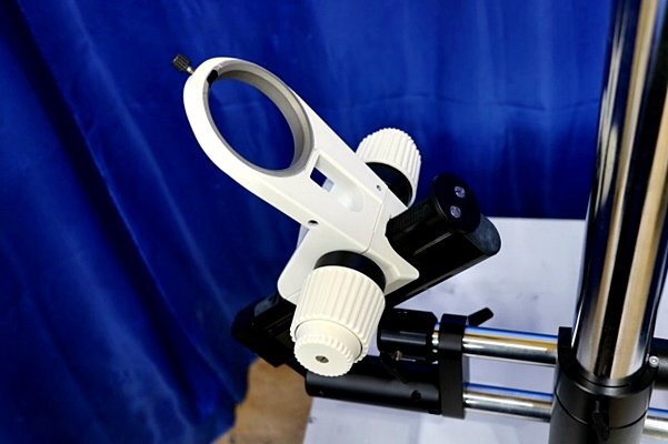 Leica MZ6 Zoom Stereo Microscope with Intralux 6000-1 Light Source [l1229227440]