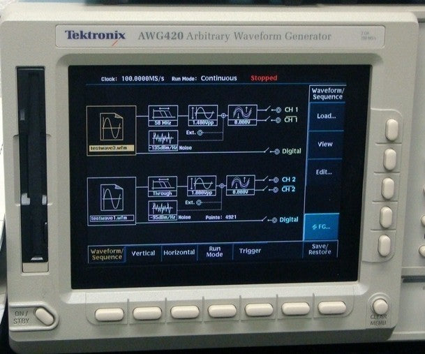 Tektronix AWG420 Arbitrary Waveform Generator 200MHz 16bit 2CH [n412879797]