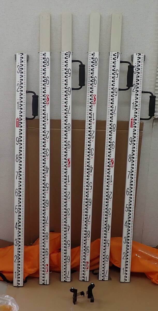 Sokia BGS40A Leveling Rod 2 Pieces Grade 2 Certified by Surveying Association [v1213080982]