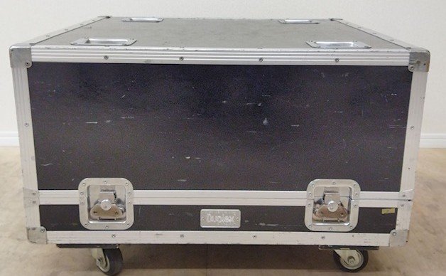 Panasonic PT-DZ8700 3-Chip DLP Projector 10600lm (for parts or not working) [m1236370677]