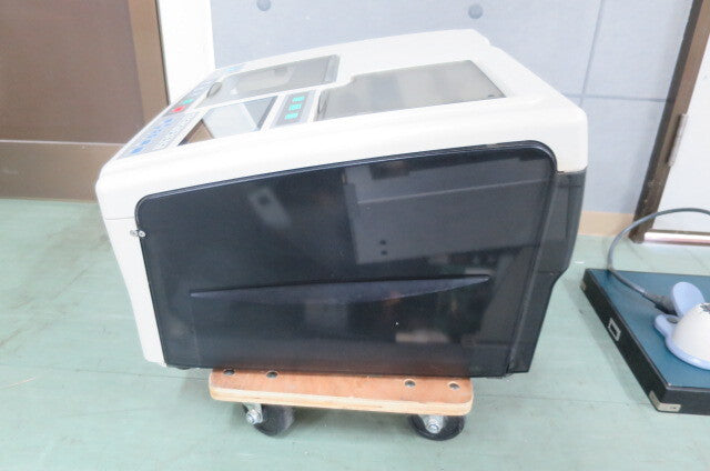Nidek LE-9000SX Patternless Edger with CE-9 Lens Axis Marker [p1246421798]