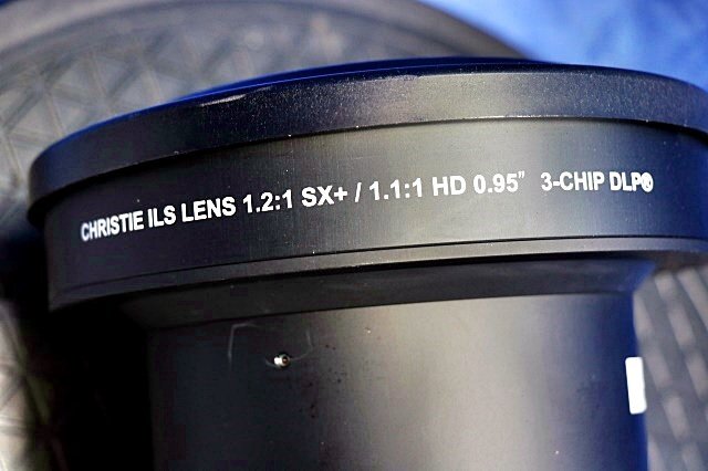 CHRISTIE Mirage WU12K-M DLP Projector 11800 Lumens WUXGA Large Remote Control 2 Lamps [v1161335680]