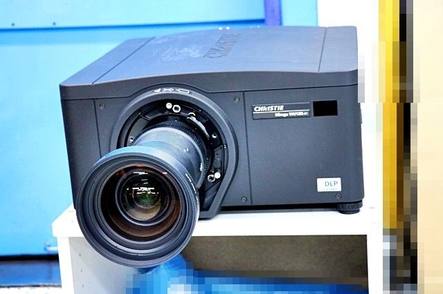 CHRISTIE Mirage WU12K-M DLP Projector 11800 Lumens WUXGA Large Remote Control 2 Lamps [v1161335680]