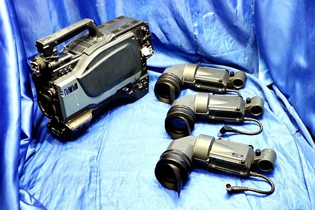 SONY HDC-950 Broadcast Camera with HDVF-20A Viewfinder 3CCD System [m1179586059]