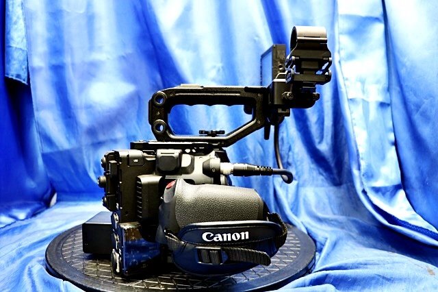 Canon CINEMA EOS C300 Mark III Digital Cinema Camera [k1183341238]