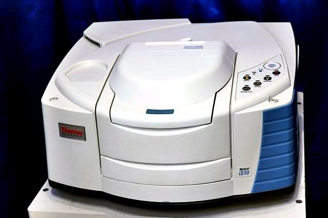 Thermo Scientific Nicolet iS10 FT-IR Spectroscopy [w1190952621]