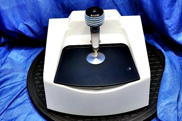 Thermo Scientific Nicolet iS10 FT-IR Spectroscopy [w1190952621]