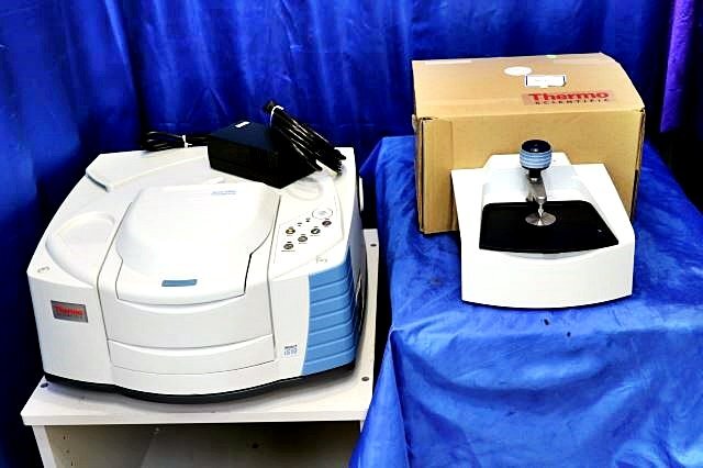 Thermo Scientific Nicolet iS10 FT-IR Spectroscopy [w1190952621]