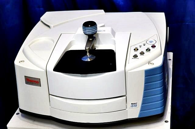 Thermo Scientific Nicolet iS10 FT-IR Spectroscopy [w1190952621]