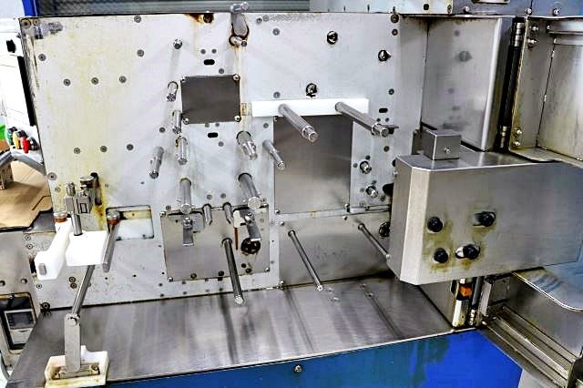 Fuji Seiki SGK-3300 Rice Ball Machine Packaging & Molding Equipment [d1194053651]