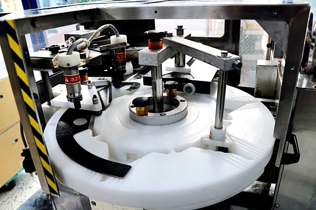 Fuji Seiki SGK-3300 Rice Ball Machine Packaging & Molding Equipment [d1194053651]