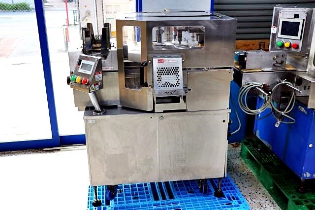 Fuji Seiki SGK-3300 Rice Ball Machine Packaging & Molding Equipment [d1194053651]