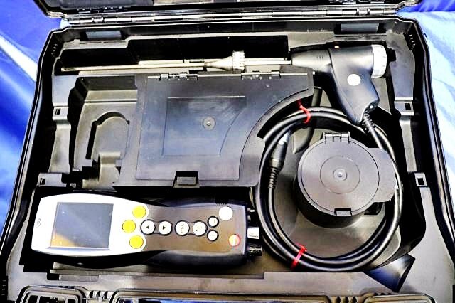 Testo 330-1LL Combustion Exhaust Gas Analyzer with Special Case [c1195333215]
