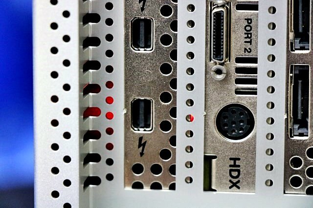 MAGMA ExpressBox 3T Thunderbolt External PCI Express Expansion Box [b1198796245]