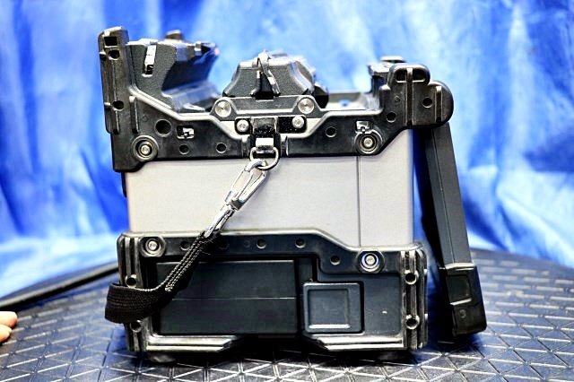 Fujikura HJ-S03 Optical Fiber Fusion Splicer with Case and Accessories [h1199437769]