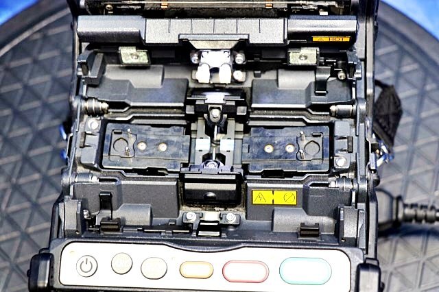 Fujikura 19R Optical Fiber Fusion Splicer with Accessories [q1199421878]