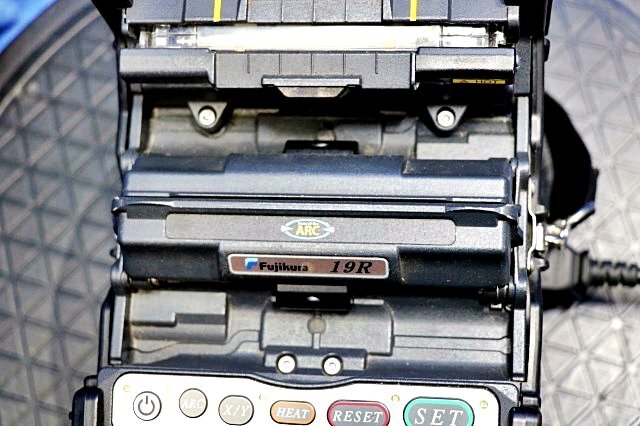 Fujikura 19R Optical Fiber Fusion Connector [r1199416130]