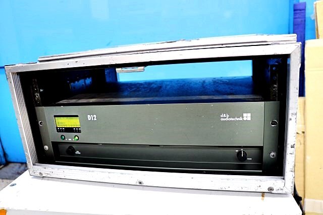 d&b audiotechnik D12 Power Amplifier with Rack Case [1204188817]