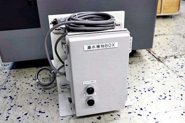 ESPEC CRH-222 Low Temperature and Humidity Unit 200V with Water Leak Detection Box [k1205312850]