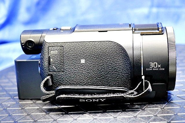 Sony Handycam FDR-AX60 4K Video Camera Recorder [s1205675898]