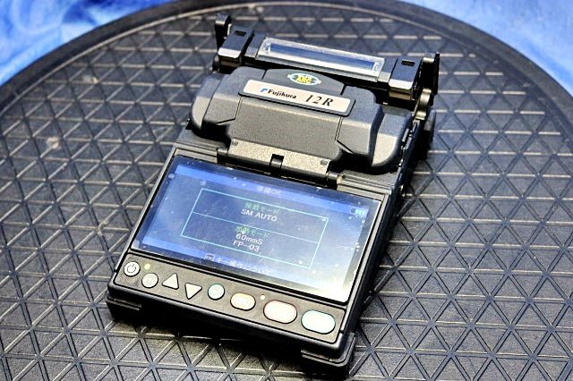 Fujikura CT-30 Optical Fiber Fusion Splicer with Holder, Manual & Case [g1208336795]