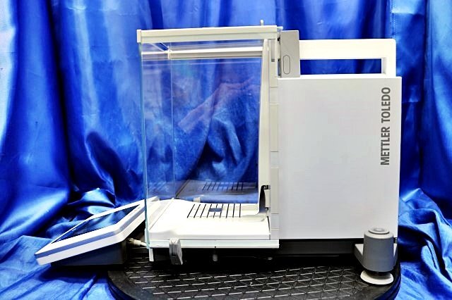 METTLER TOLEDO XS Analytical Balance XSE204V with Printer RS-P42 and Software 220g 0.1mg [b1209186942]