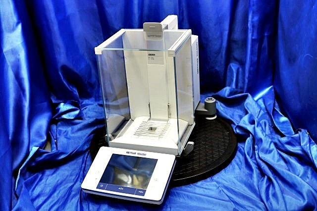 METTLER TOLEDO XS Analytical Balance XSE204V with Printer RS-P42 and Software 220g 0.1mg [b1209186942]