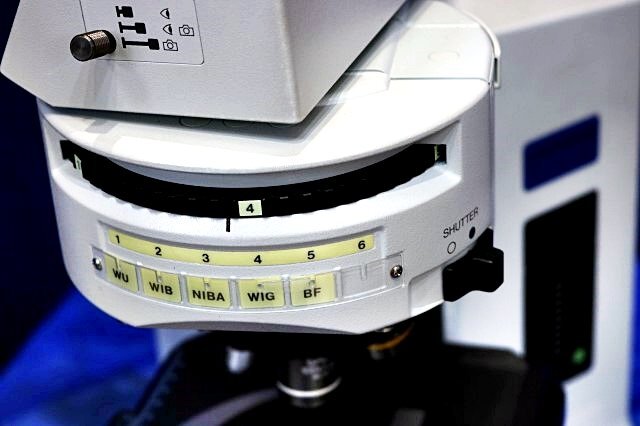 OLYMPUS BX51TF Biological Microscope with Eyepiece and Objective Lenses [p1209925904]