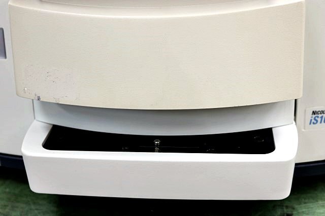 Thermo Scientific Nicolet iS10 Fourier Transform Infrared Spectrometer [v1211661874]