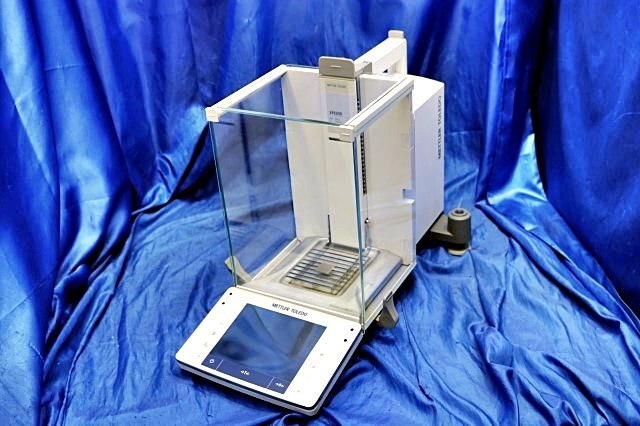Mettler Toledo XPE205V Analytical Balance 220g 0.01mg with Ionizer and BT-P42 Printer [j1212780208]