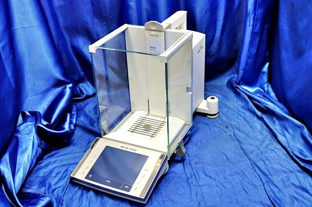 METTLER TOLEDO XP205DR Analytical Balance with Ionizer and Printer RS-P25 [n1212905435]