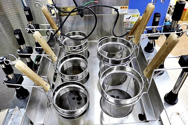 Taniko TGUS-50AL Boiled Noodle Machine LP Gas [x1213491202]